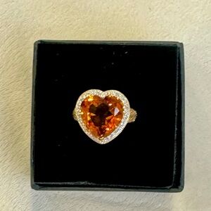 Genuine 14k gold citrine & diamond heart shaped ring